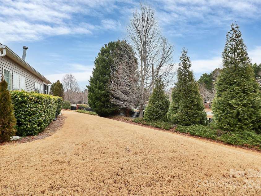 9119 Gander Drive, Charlotte, NC 28277.  MLS# CAR4222064, YatesRealty ID 24899. Rear Yard