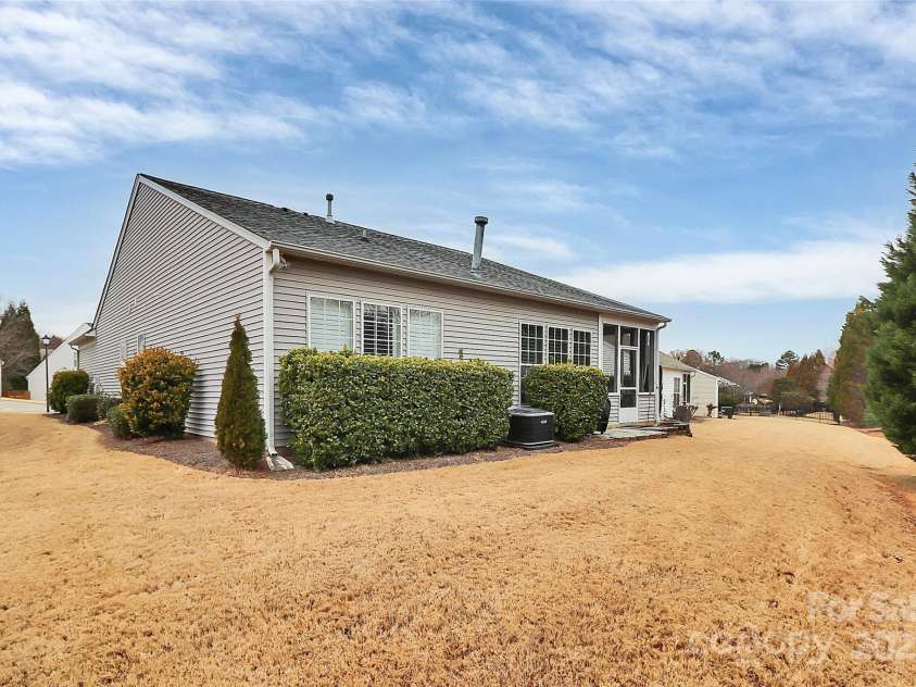 9119 Gander Drive, Charlotte, NC 28277.  MLS# CAR4222064, YatesRealty ID 24899. Rear Yard