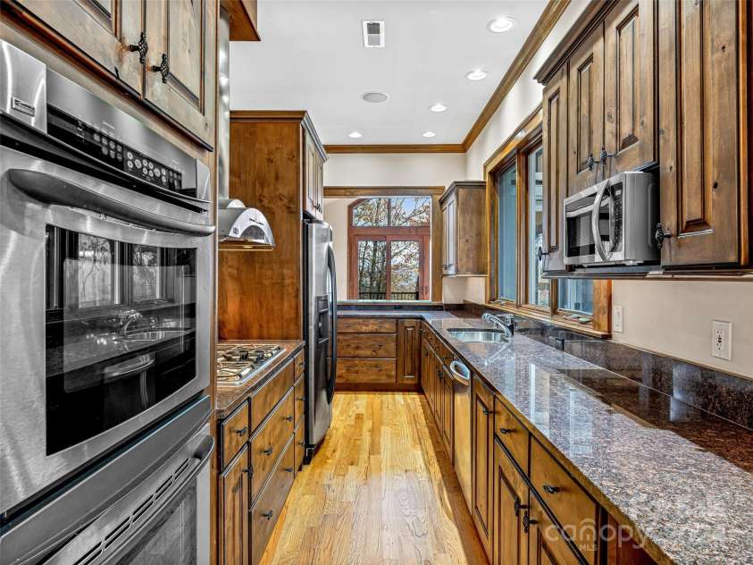 409 Elk Mountain Trail, Brevard, NC 28712.  MLS# CAR4196213, YatesRealty ID 249. 