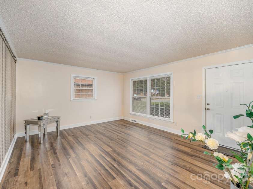 4201 Westridge Drive, Charlotte, NC 28208.  MLS# CAR4208935, YatesRealty ID 249. 