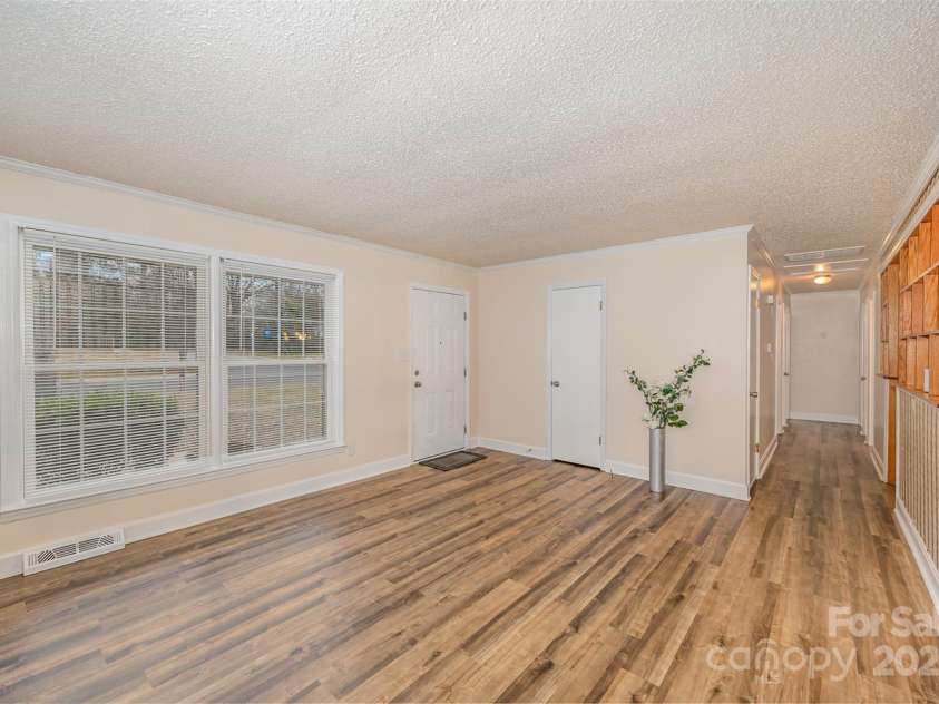 4201 Westridge Drive, Charlotte, NC 28208.  MLS# CAR4208935, YatesRealty ID 249. 