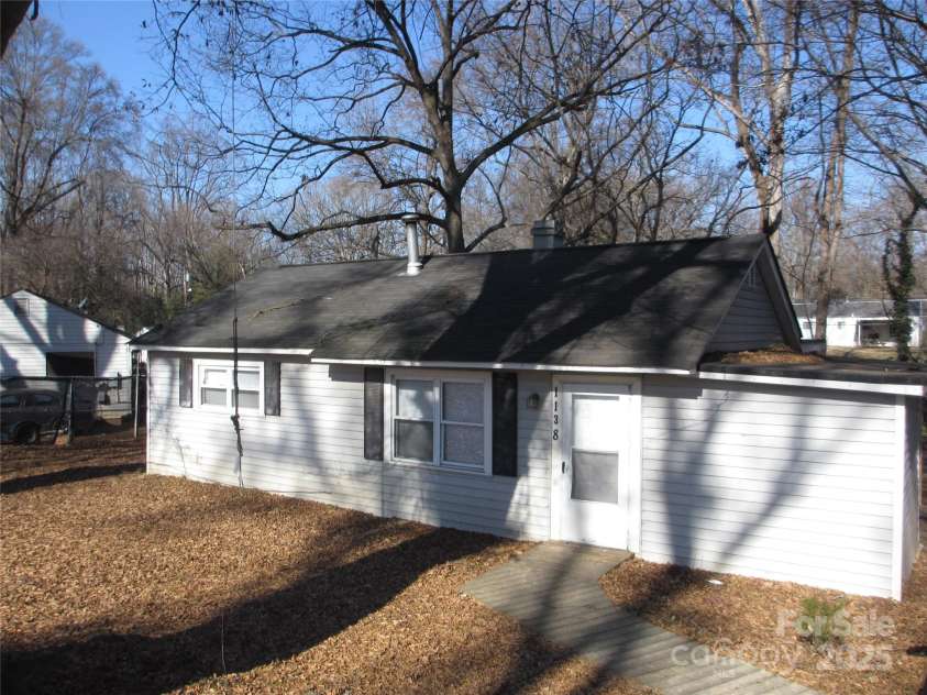 1138 Choyce Avenue, Charlotte, NC 28217.  MLS# CAR4234859, YatesRealty ID 2490. 