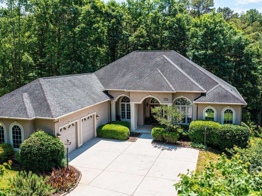 150 Edgewater Court, Granite Falls, NC 28630.  MLS# CAR4261405, YatesRealty ID 24900. 