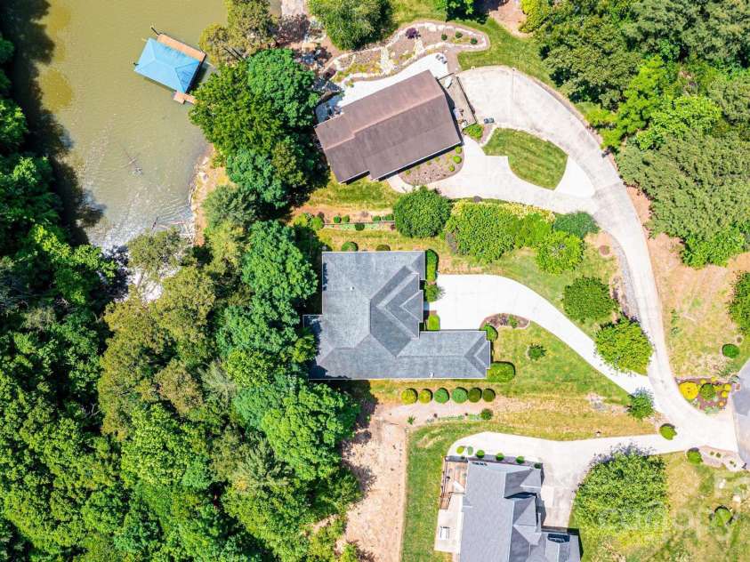 150 Edgewater Court, Granite Falls, NC 28630.  MLS# CAR4261405, YatesRealty ID 24900. 