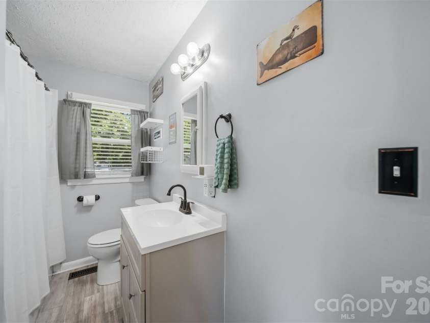 708 2nd Street, Shelby, NC 28150.  MLS# CAR4381049, YatesRealty ID 24900. 