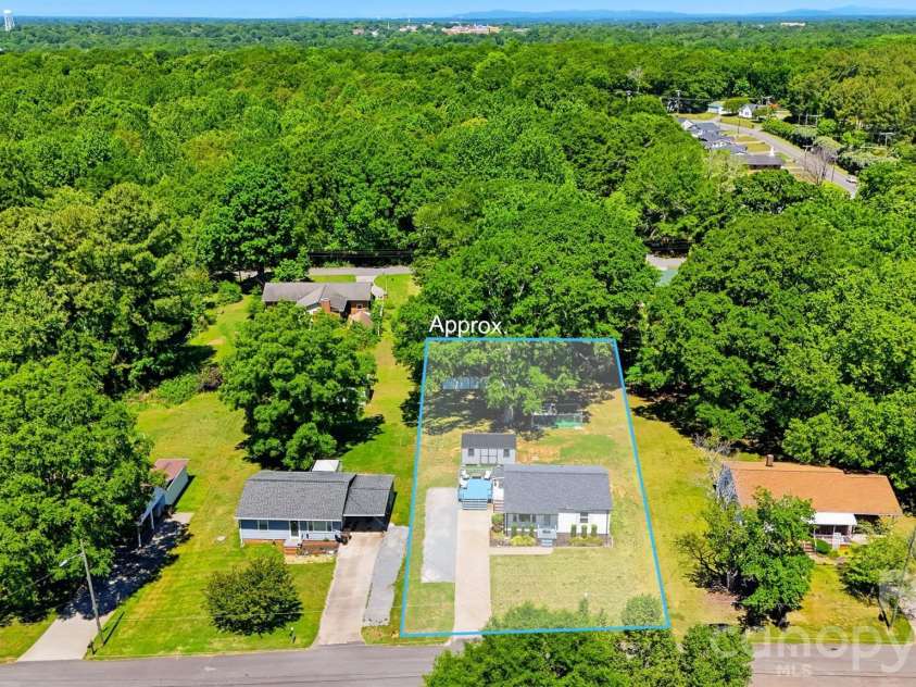 708 2nd Street, Shelby, NC 28150.  MLS# CAR4381049, YatesRealty ID 24900. 
