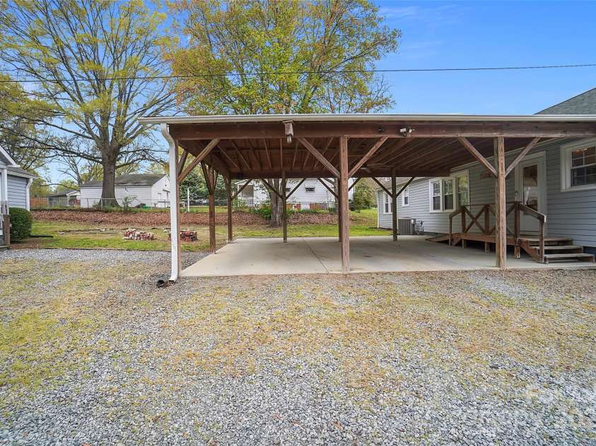 2420 Kannapolis Highway, Concord, NC 28027.  MLS# CAR4285905, YatesRealty ID 24903. 