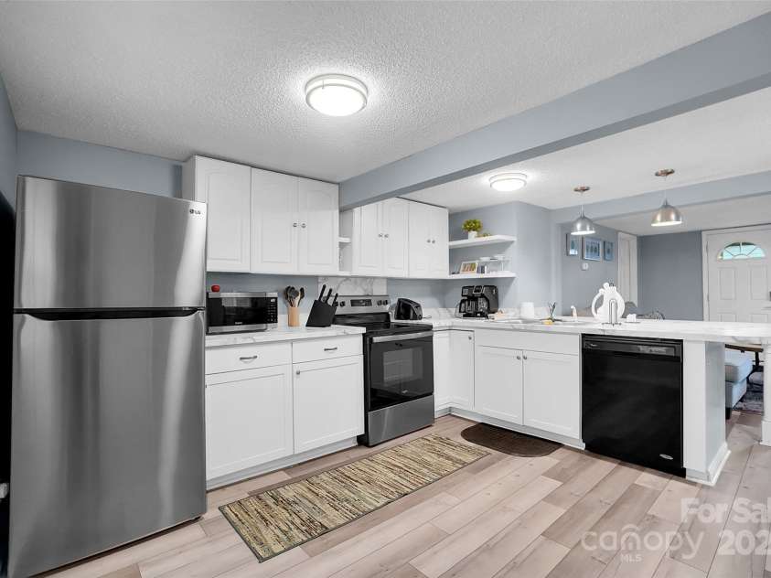 2420 Kannapolis Highway, Concord, NC 28027.  MLS# CAR4285905, YatesRealty ID 24903. Guest House