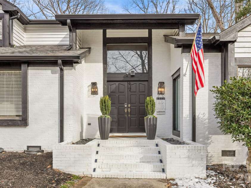 9562 Hunting Court, Matthews, NC 28105.  MLS# CAR4342308, YatesRealty ID 24903. 
