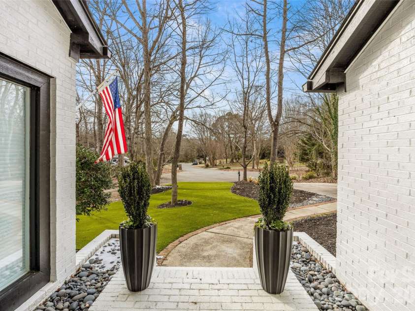 9562 Hunting Court, Matthews, NC 28105.  MLS# CAR4342308, YatesRealty ID 24903. 