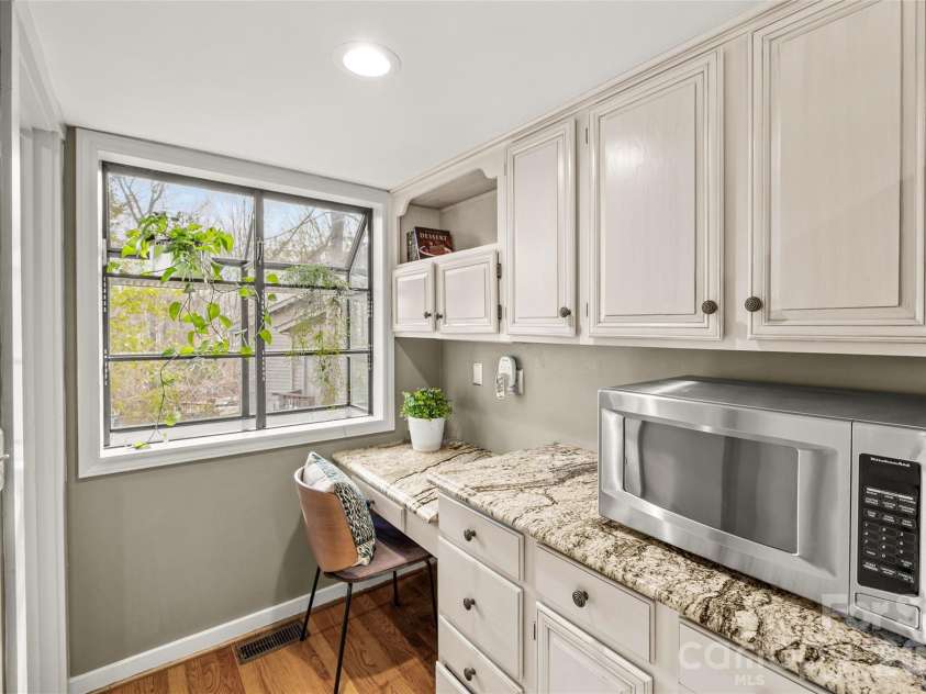 9562 Hunting Court, Matthews, NC 28105.  MLS# CAR4342308, YatesRealty ID 24903. 
