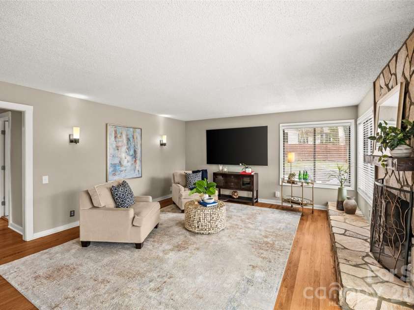 9562 Hunting Court, Matthews, NC 28105.  MLS# CAR4342308, YatesRealty ID 24903. 