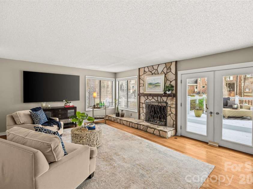9562 Hunting Court, Matthews, NC 28105.  MLS# CAR4342308, YatesRealty ID 24903. 