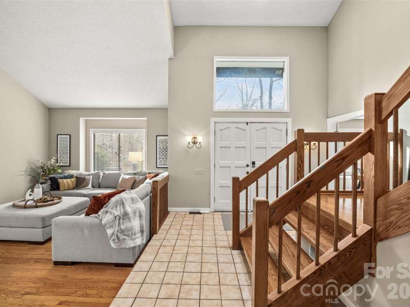 9562 Hunting Court, Matthews, NC 28105.  MLS# CAR4342308, YatesRealty ID 24903. 