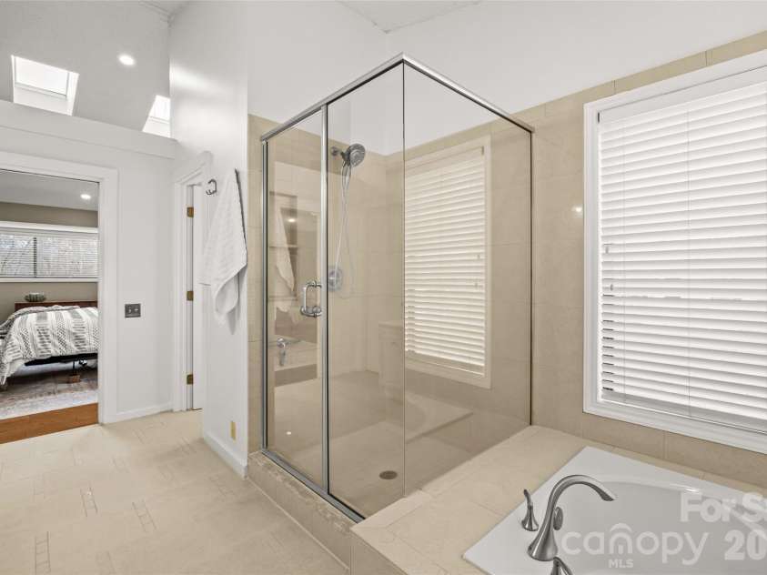 9562 Hunting Court, Matthews, NC 28105.  MLS# CAR4342308, YatesRealty ID 24903. 
