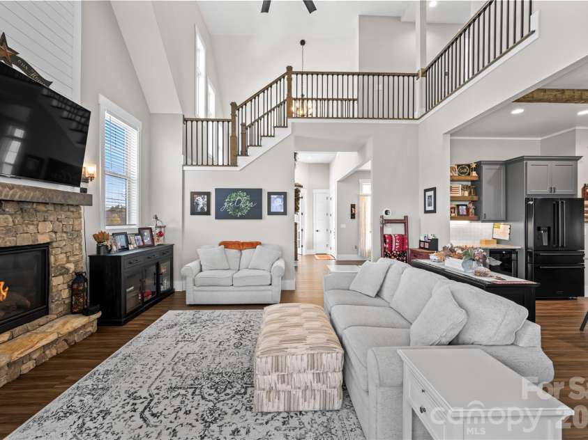 122 Wintercress Drive, Mills River, NC 28759.  MLS# CAR4361949, YatesRealty ID 24904. 