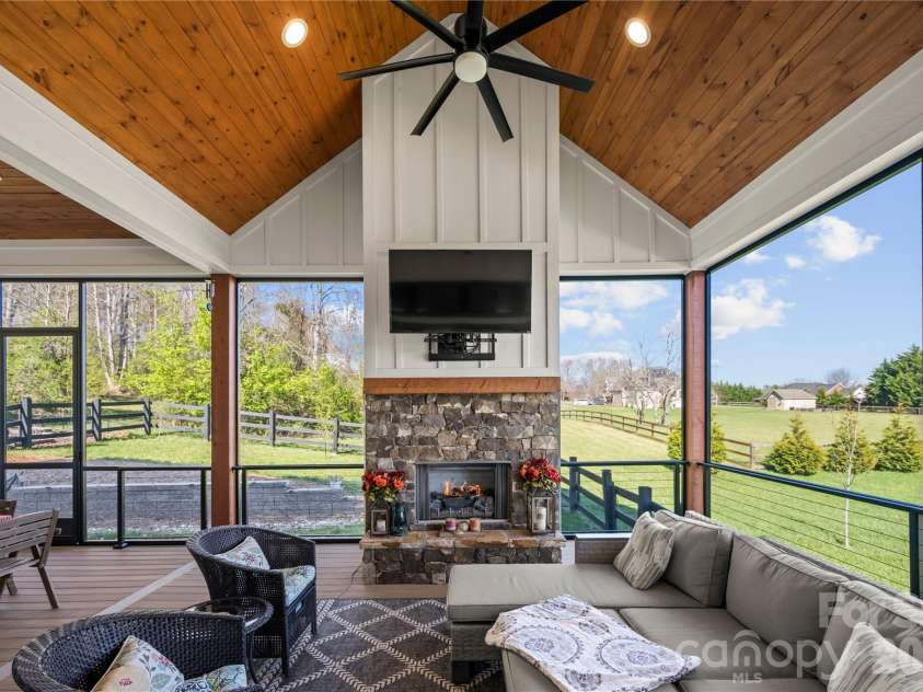 122 Wintercress Drive, Mills River, NC 28759.  MLS# CAR4361949, YatesRealty ID 24904. 