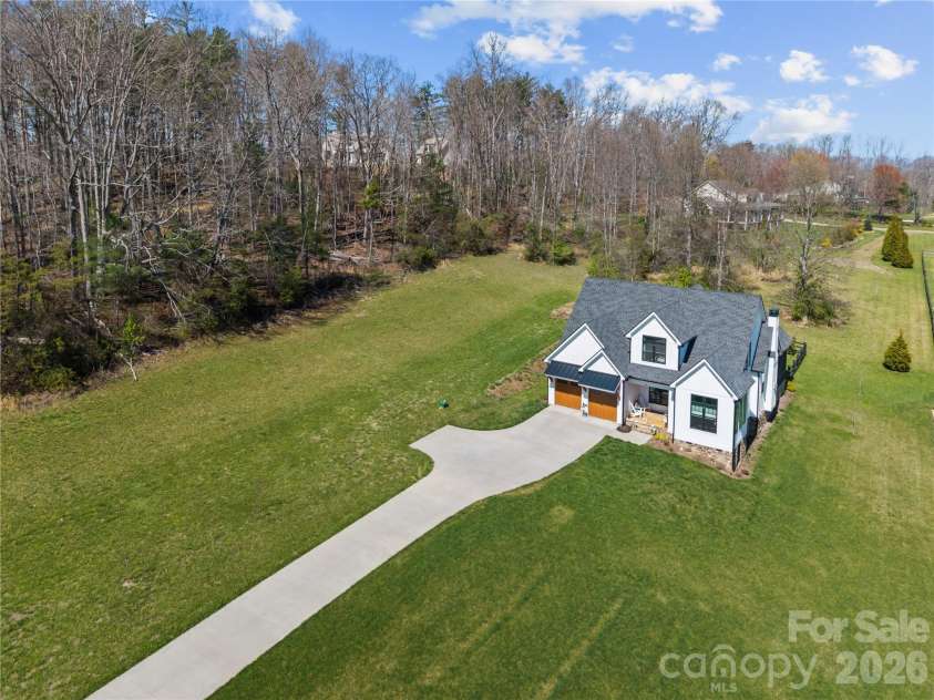 122 Wintercress Drive, Mills River, NC 28759.  MLS# CAR4361949, YatesRealty ID 24904. 
