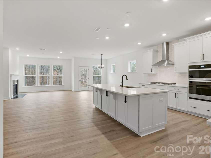 2024 Waxhaw Crossing Drive, Waxhaw, NC 28173.  MLS# CAR4325572, YatesRealty ID 24905. Open Living Space