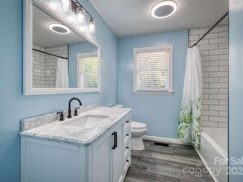 207 Valdese Drive, Morganton, NC 28655.  MLS# CAR4278371, YatesRealty ID 24905. 