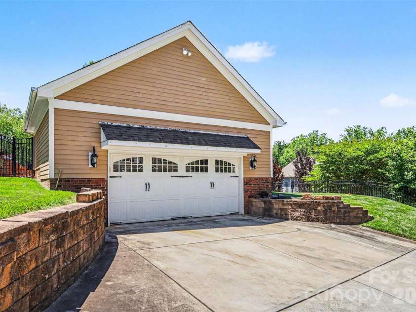 515 Academy Street, McAdenville, NC 28101.  MLS# CAR4382913, YatesRealty ID 24906. 