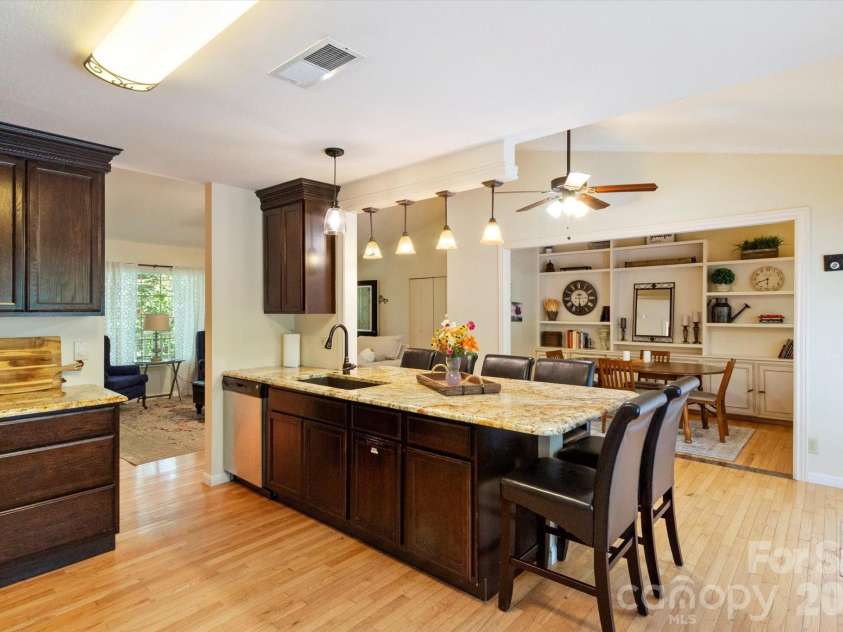 42 Bushwald Lane, Swannanoa, NC 28778.  MLS# CAR4369752, YatesRealty ID 24907. 