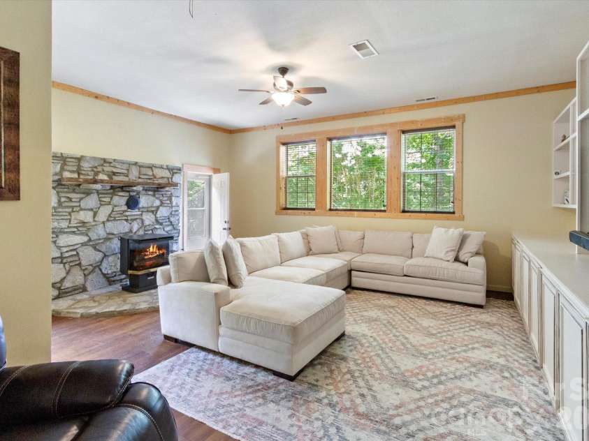42 Bushwald Lane, Swannanoa, NC 28778.  MLS# CAR4369752, YatesRealty ID 24907. Second Living room/Flex Space