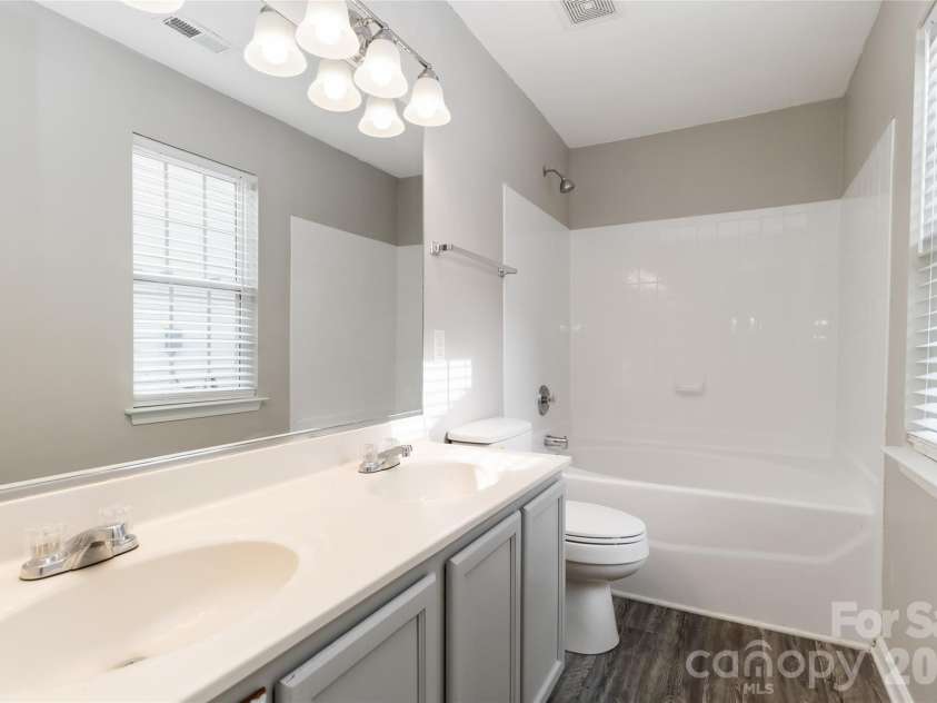 2721 Fairstone Avenue, Charlotte, NC 28269.  MLS# CAR4385179, YatesRealty ID 24908. 