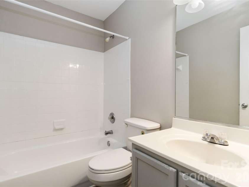 2721 Fairstone Avenue, Charlotte, NC 28269.  MLS# CAR4385179, YatesRealty ID 24908. 