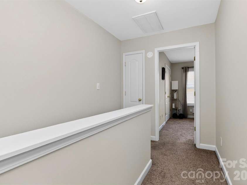 12825 Windy Lea Lane, Huntersville, NC 28078.  MLS# CAR4370733, YatesRealty ID 24909. Hallway