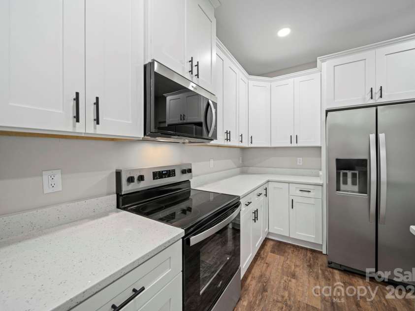 1605 Williams Road, Monroe, NC 28110.  MLS# CAR4321294, YatesRealty ID 2491. Fully Equipped Kitchen