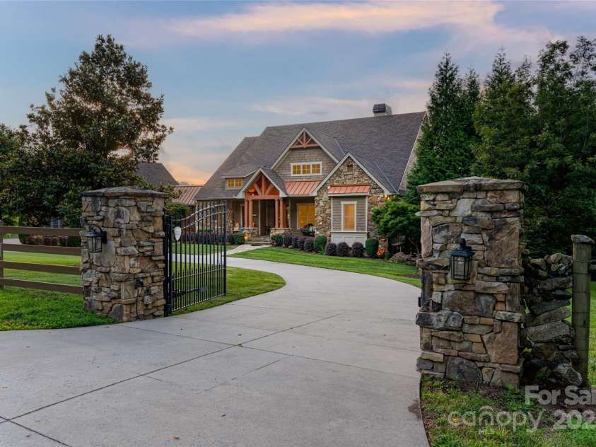 280 Walnut Hollow Road, Brevard, NC 28712.  MLS# CAR4235278, YatesRealty ID 2491. Private, gated access to Walnut Hollow Farm