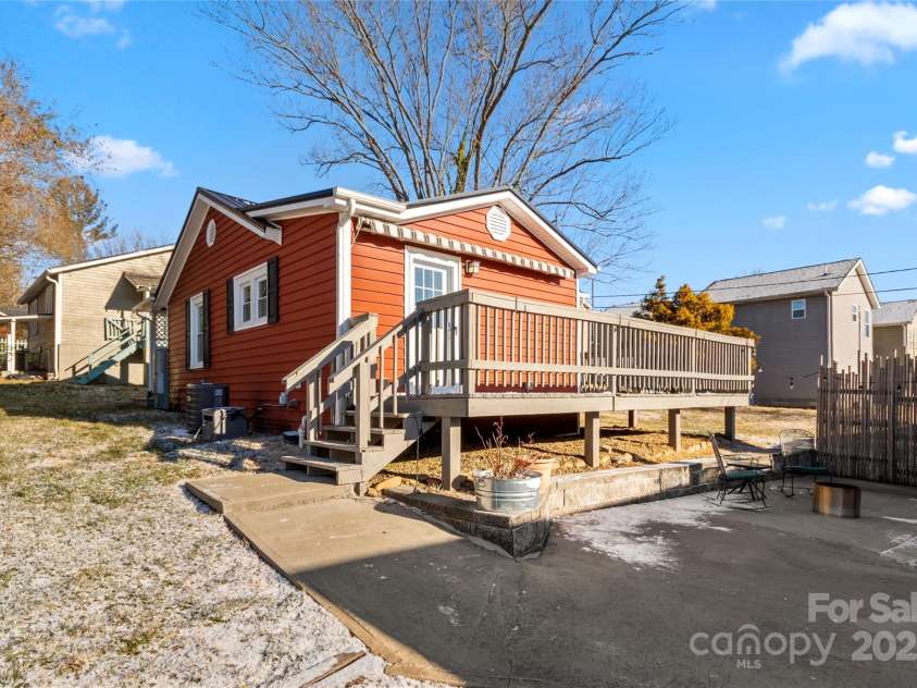 60 Shiloh Road, Asheville, NC 28803.  MLS# CAR4215856, YatesRealty ID 2491. 