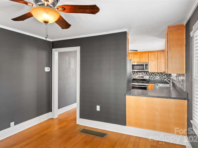 60 Shiloh Road, Asheville, NC 28803.  MLS# CAR4215856, YatesRealty ID 2491. 