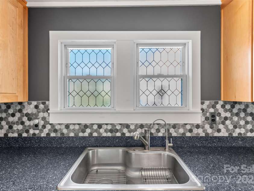 60 Shiloh Road, Asheville, NC 28803.  MLS# CAR4215856, YatesRealty ID 2491. 