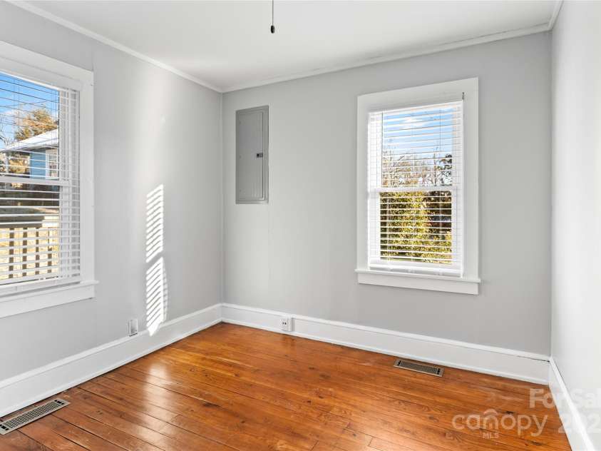 60 Shiloh Road, Asheville, NC 28803.  MLS# CAR4215856, YatesRealty ID 2491. 