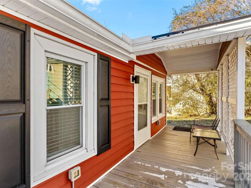 60 Shiloh Road, Asheville, NC 28803.  MLS# CAR4215856, YatesRealty ID 2491. 