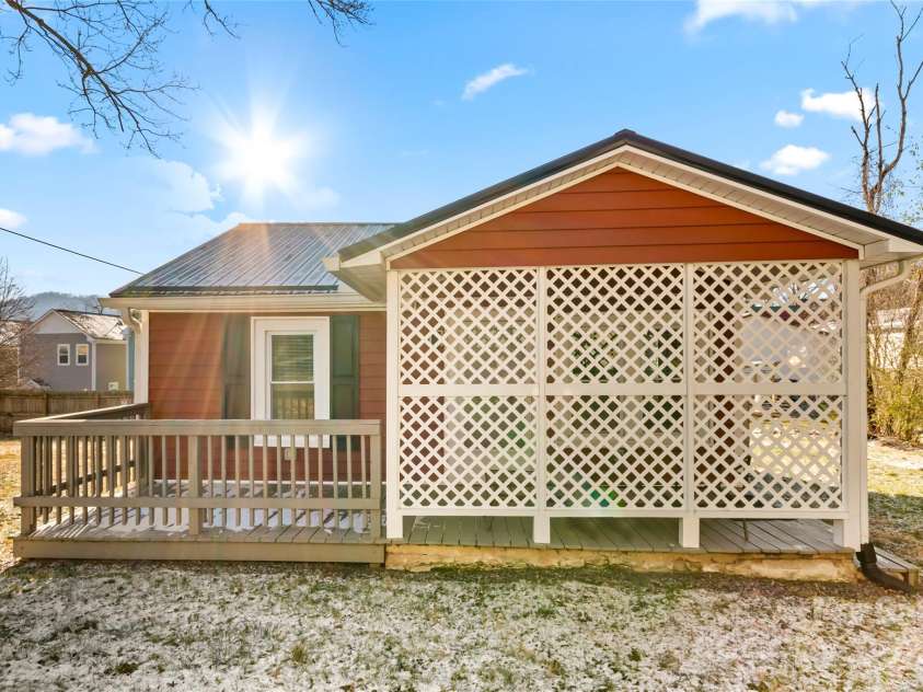 60 Shiloh Road, Asheville, NC 28803.  MLS# CAR4215856, YatesRealty ID 2491. 