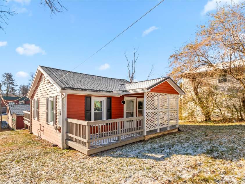 60 Shiloh Road, Asheville, NC 28803.  MLS# CAR4215856, YatesRealty ID 2491. 