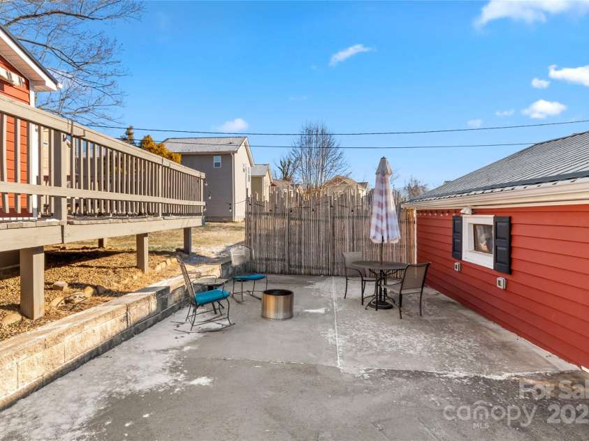 60 Shiloh Road, Asheville, NC 28803.  MLS# CAR4215856, YatesRealty ID 2491. 