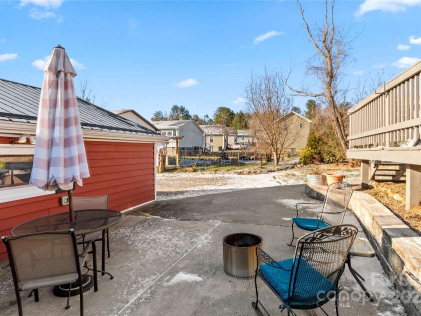 60 Shiloh Road, Asheville, NC 28803.  MLS# CAR4215856, YatesRealty ID 2491. 