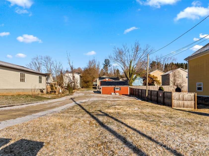 60 Shiloh Road, Asheville, NC 28803.  MLS# CAR4215856, YatesRealty ID 2491. 