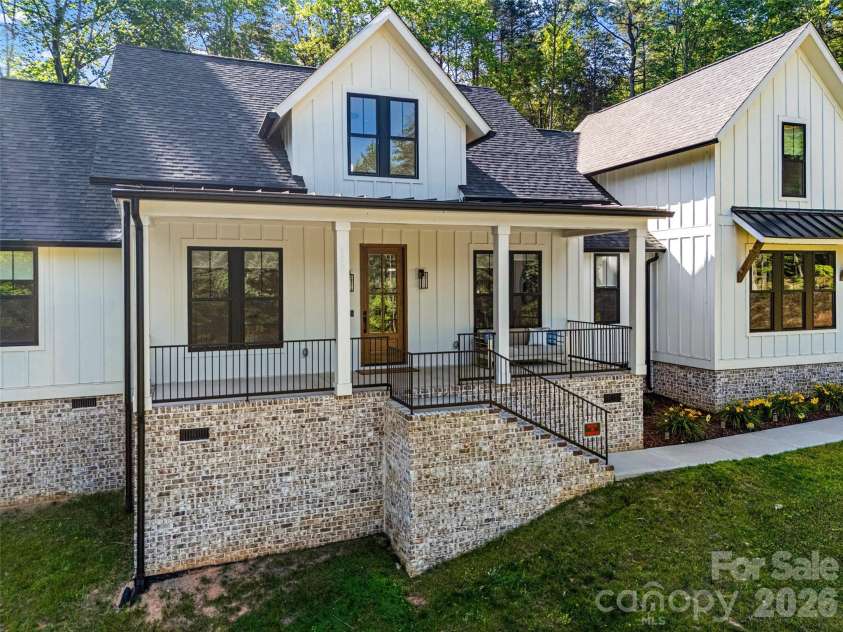 151 Greenbay Road, Mooresville, NC 28117.  MLS# CAR4384477, YatesRealty ID 24910. 