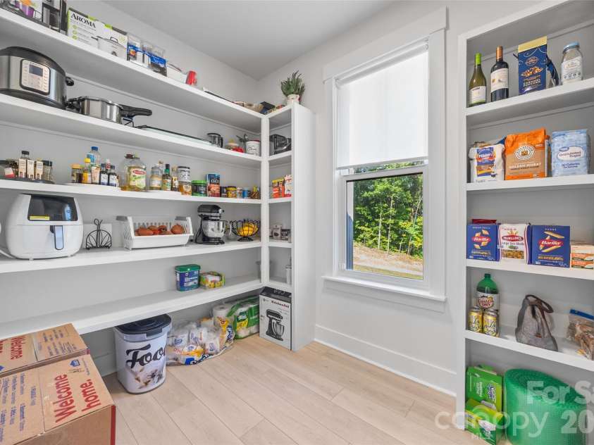 151 Greenbay Road, Mooresville, NC 28117.  MLS# CAR4384477, YatesRealty ID 24910. 