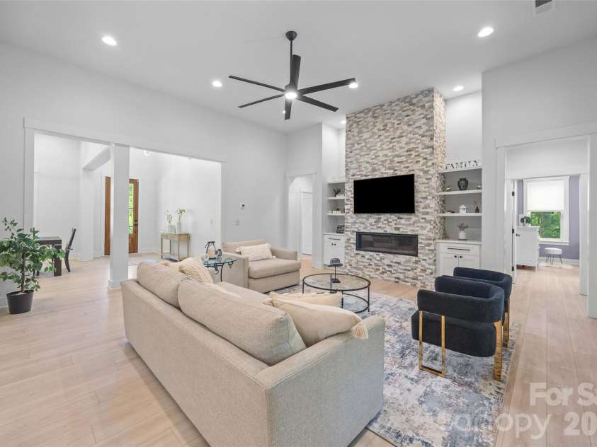 151 Greenbay Road, Mooresville, NC 28117.  MLS# CAR4384477, YatesRealty ID 24910. 