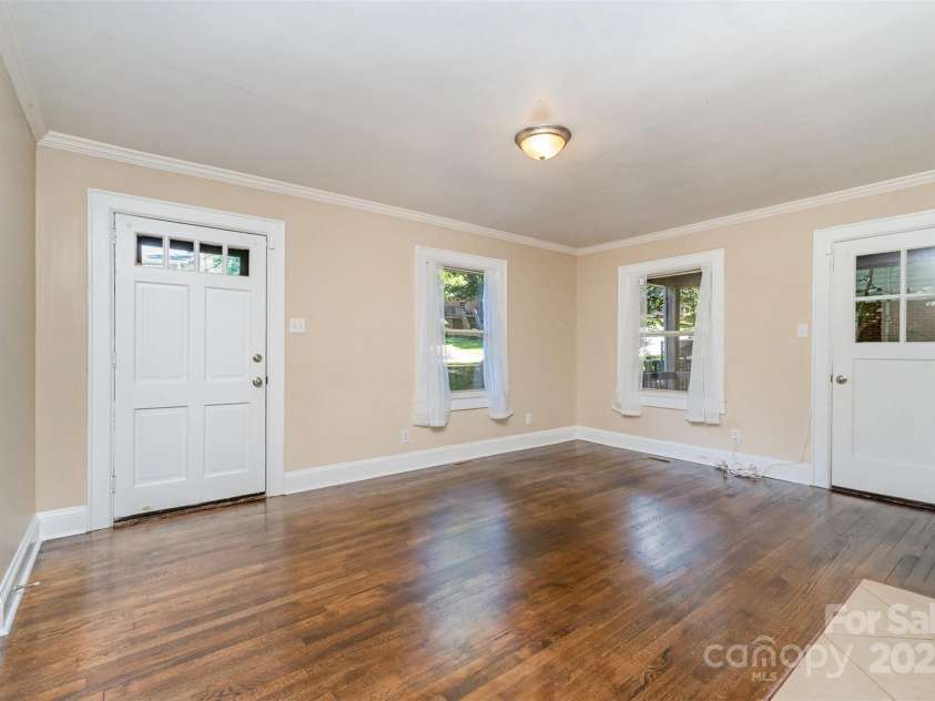 395 Westwood Drive, Statesville, NC 28677.  MLS# CAR4277889, YatesRealty ID 24910. Living Room (view from hallway)
