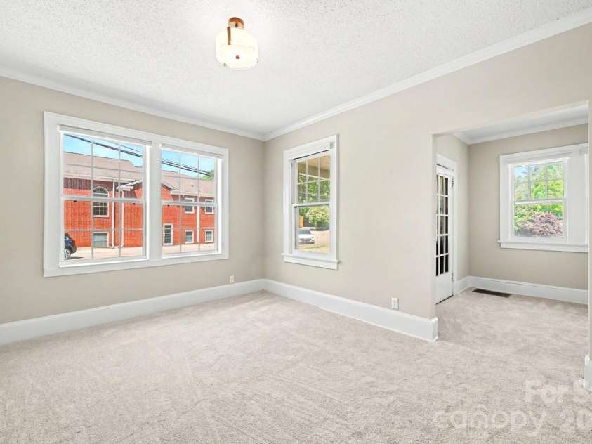 503 Broad Street, Statesville, NC 28677.  MLS# CAR4382291, YatesRealty ID 24911. 