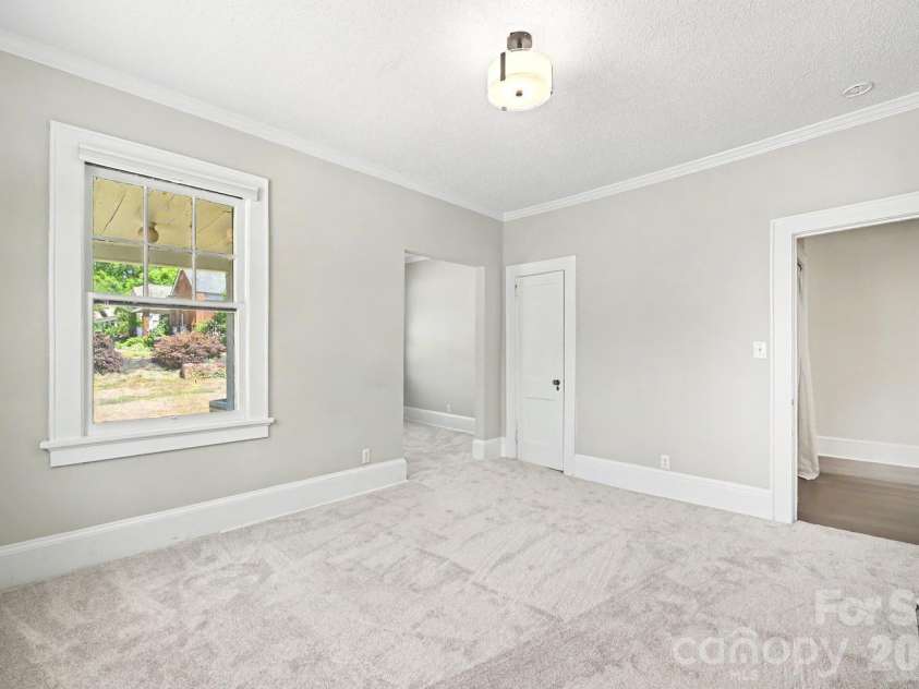 503 Broad Street, Statesville, NC 28677.  MLS# CAR4382291, YatesRealty ID 24911. 
