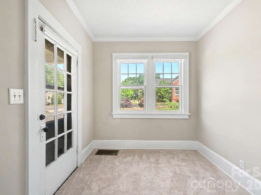 503 Broad Street, Statesville, NC 28677.  MLS# CAR4382291, YatesRealty ID 24911. 