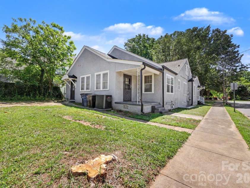 503 Broad Street, Statesville, NC 28677.  MLS# CAR4382291, YatesRealty ID 24911. 